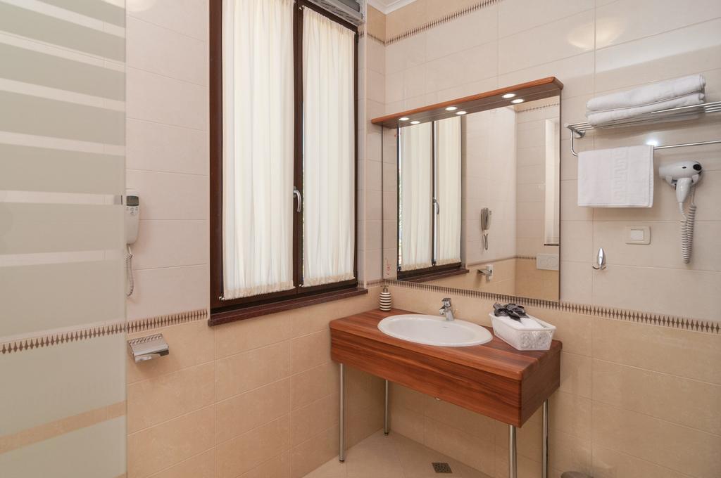 Luxury Rooms Near The Beach1 สปลิท ภายนอก รูปภาพ