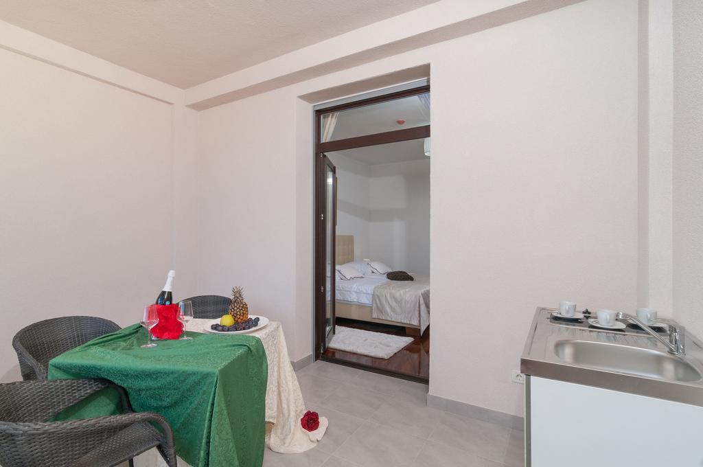 Luxury Rooms Near The Beach1 สปลิท ภายนอก รูปภาพ