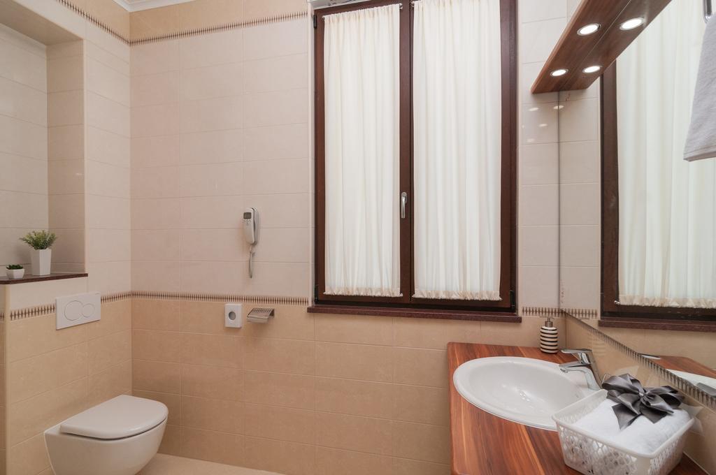 Luxury Rooms Near The Beach1 สปลิท ภายนอก รูปภาพ